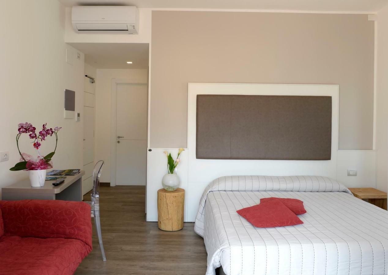 Hotel Rolly Riva del Garda Dış mekan fotoğraf