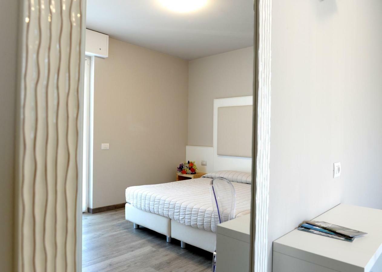Hotel Rolly Riva del Garda Dış mekan fotoğraf